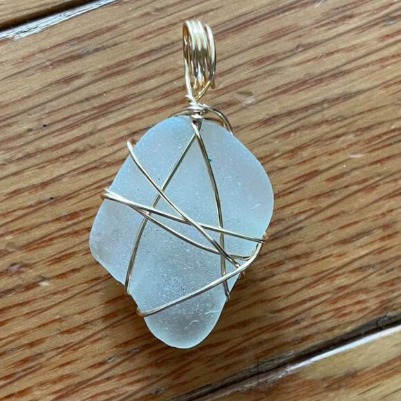 Quartz Pendant and Stretchy Stone Bracelet - Picture 3 of 4